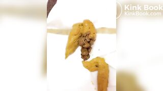 cacca gialla gialla gialla
