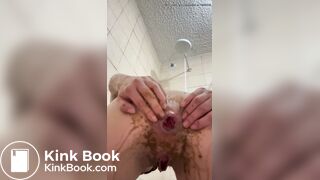 Beautiful latina shits and plays with her anus