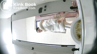 Voyeur girl pooping 2