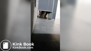 MUJER HACE CACA EN GASOLINERA