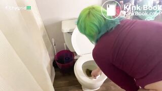 BBW Girl Has Pooping - video 2