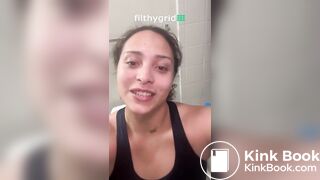 BBW pooping on toilet