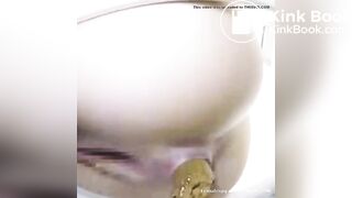 BEAUTIFUL FEMALE ASS RELEASES FECES INTO THE TOILET
