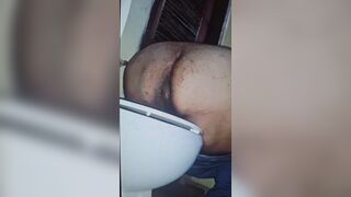 Fat ass shitting - video 7