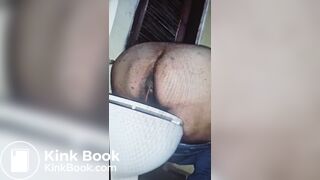 Fat ass shitting - video 7