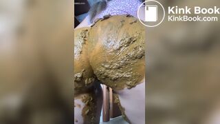 Slo-mo PAWG scat twerk