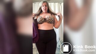 Busty American Milf Shitting