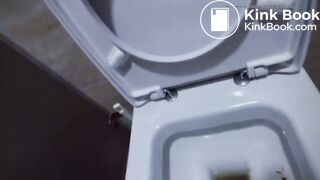 Big Ass Woman Shitting on Public Toilet