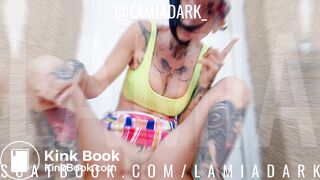 Shitting outside @lamiadark_