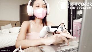 Asian Cutie Gaming Poop
