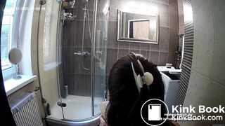 SEXY GIRL LOUD PLOPS WHILE READING A BOOK