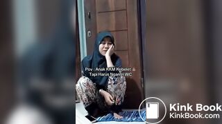 Desperate Girl Need To Poop