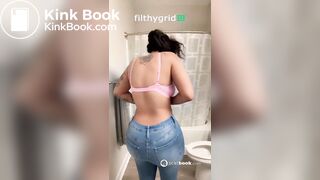 Girl pooping - video 867