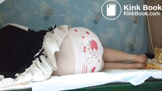 Baby girl pees the bed!!