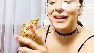 Colombian girl drops a giant toy to make a giant nugget