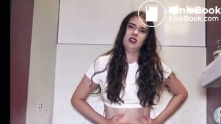 Girls pooping - video 41