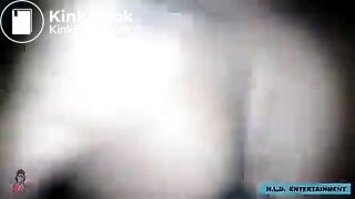 Morena rabuda dando o cu e cagando