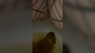 LIQUID-SHIT-CLOSE_UP
