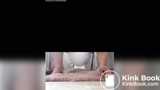 big booty bbw destroying the toilet