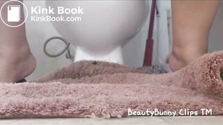 big booty bbw destroying the toilet