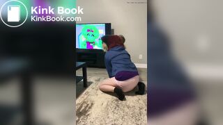 furry watches barney and makes pushies in diaper