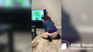 furry watches barney and makes pushies in diaper