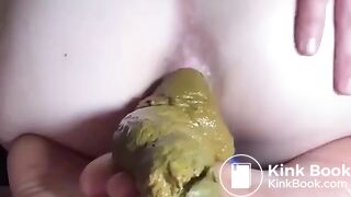 Girl shits all over her toes