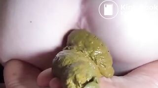 Girl shits all over her toes