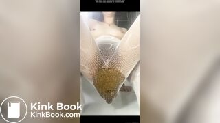 GIRL FILLS HER PANTIES WITH GIGANTIC SHIT
