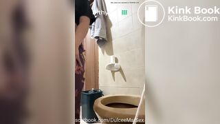 girl pooping on toilet - video 23