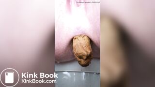 Snapchat girl close up pooping