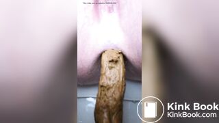 Snapchat girl close up pooping