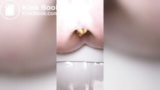 Snapchat girl close up pooping