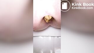 Snapchat girl close up pooping