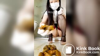 Chinese girl Pooping - video 2