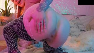 big ass ginger P.A.W.G. take a huge sexy shit