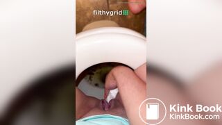 Girls pooping on toilet - video 67