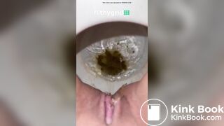 Girls pooping on toilet - video 67