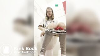 Girl pooping on toilet - video 261