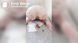 I put paper on the bed to poop