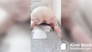 I put paper on the bed to poop