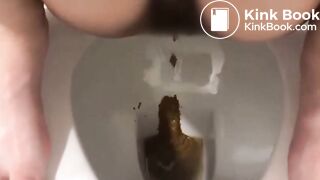 女性が下痢をする