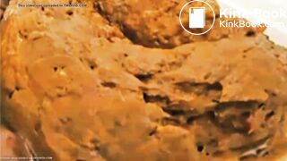 Hot Japanese girl's ass pooping out