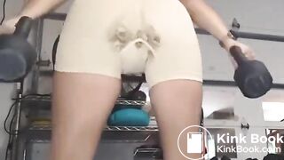 girl pooping pants workout