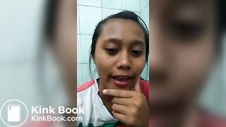 Asian Girl Talk When She Is Pooping