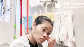 Girl Pooping in The Toilet With Hot Ploop