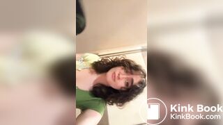 White girl toilet selfie (ass visible)