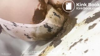 Filling Her Panties With So Much Poop