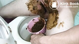 Smear the manure on the penis, masturbate, and ejaculat