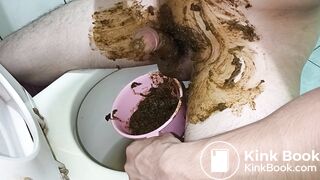 Smear the manure on the penis, masturbate, and ejaculat